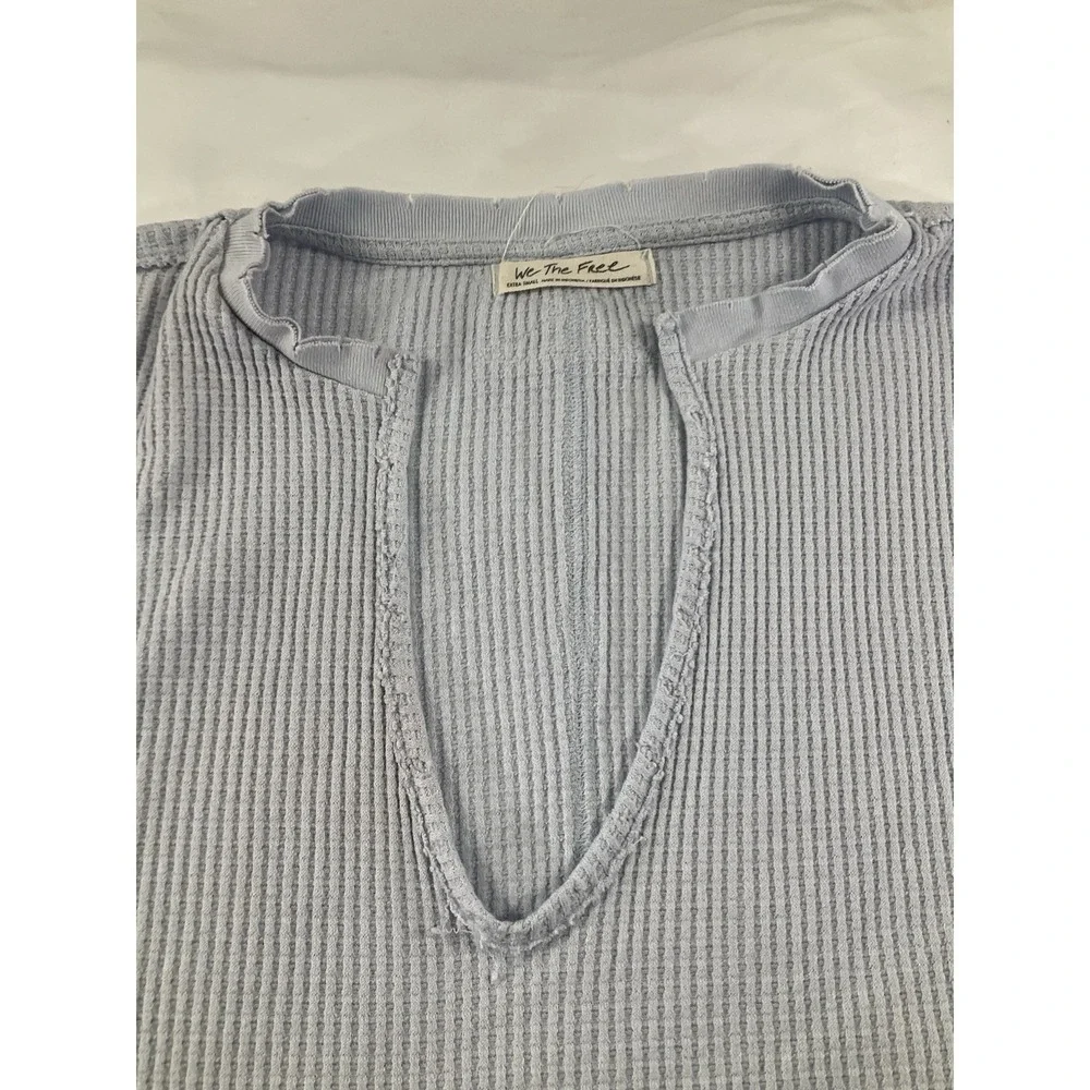 Free People We the Free Buttercup Distressed Thermal Shirt Sz XS lBaby Blue 247